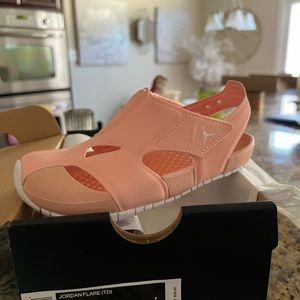 Jordan Sandal for Girls peach